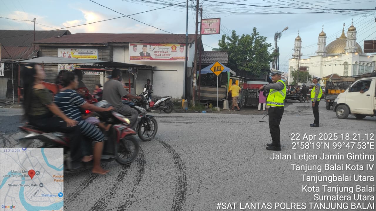 Atasi Kemacetan Sore Hari, Personel Sat Lantas Patroli dan Pengaturan Arus Lalu Lintas Kendaraan di Lokasi Potensial Macet 1 IMG 20250423 WA0025