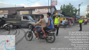 Atasi Kemacetan Sore Hari, Personel Sat Lantas Patroli dan Pengaturan Arus Lalu Lintas Kendaraan di Lokasi Potensial Macet 2 IMG 20250423 WA0026