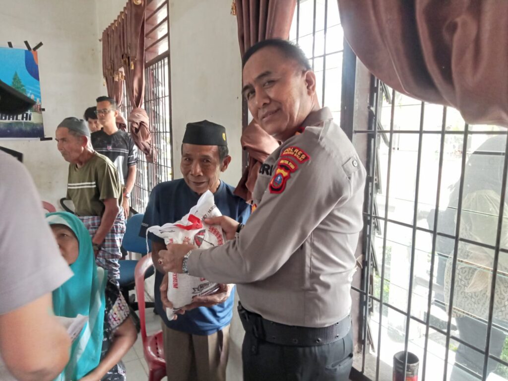 Sambut Natal 2025, Polres Tanjung Balai Gelar Bakti Sosial dan Kunjungi Panti Jompo 2 IMG 20251218 WA0064